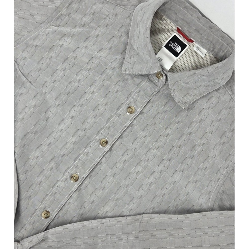 The North Face Shirt Womens Medium Gray Button Up with Roll Tab Sleeves Pocket